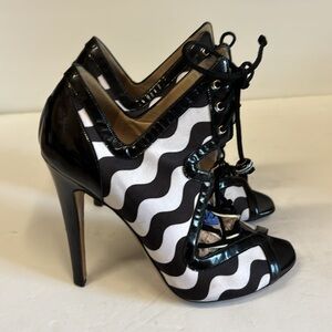 Nicholas Kirkwood Monochromatic Satin and Leather Strappy Lace Up Peeptoe Heels